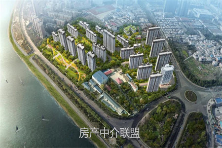 业主赔钱15万急售恒大翡翠龙庭全新装修未住通透三房